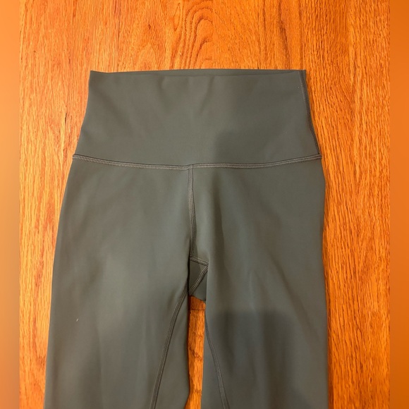 Lululemon Wunder Under High-Rise 7/8 Tight *Full-On Luxtreme 25" - Picture 4 of 6